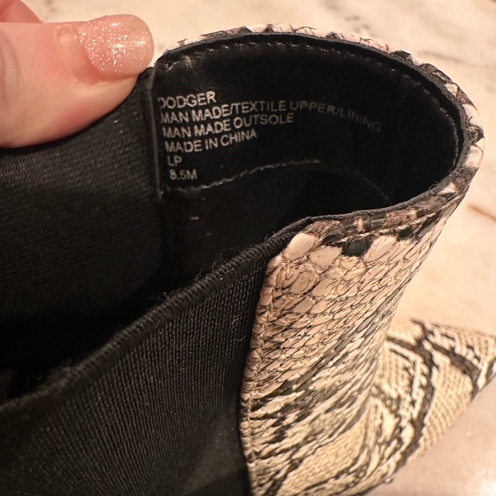 NWOT‎ Charles by Charles Davis Size 8.5 Snakeskin Ankle Boots with Studded Heel - Picture 7 of 7